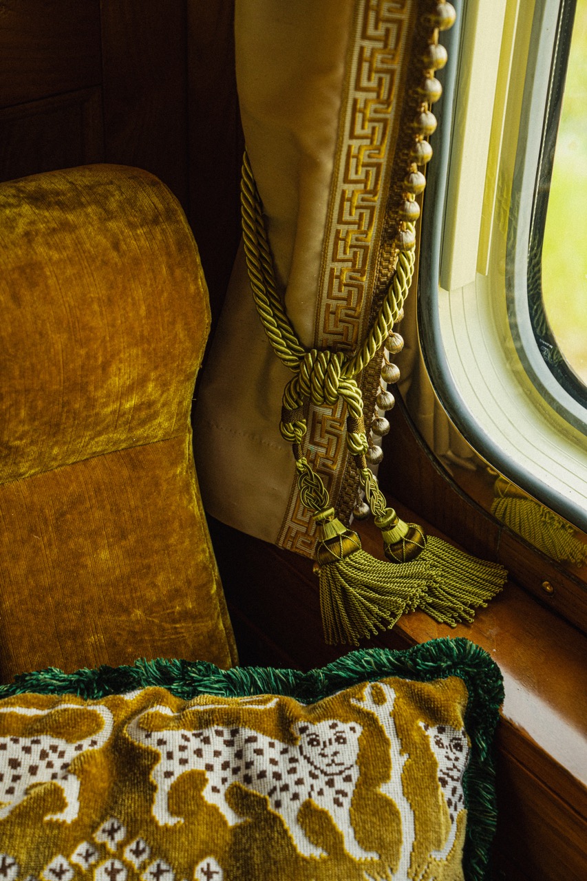 Fresh details in a Pullman Cabin Fresh details in a Pullman Cabin